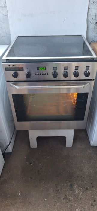 Фурна за вграждане Miele