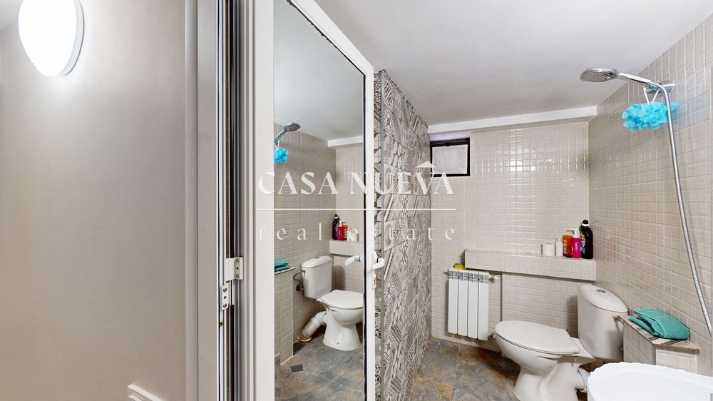 Дава се под наем Двустаен апартамент в София, Център - 55 кв.м за 797.64 € - Снимка #9