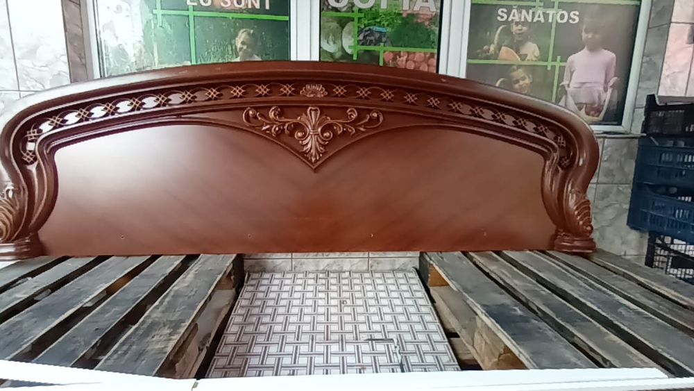 Tăblie pat din lemn masiv , inaltime 57cm,lungime 2.3m