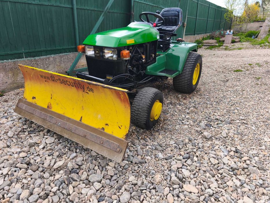 John Deere 455 cu lamă hidraulica Tractor tractoras de tuns iarbă gazon