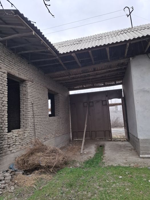 Ховли уй сотилади