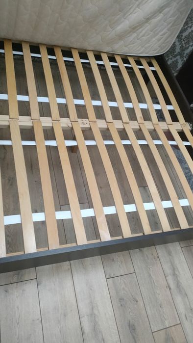 Продам двуспальную кровать