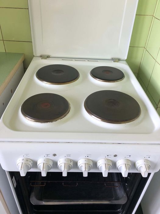 Готварска печка фурна Indesit