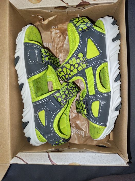 Sandale noi mărimea 30