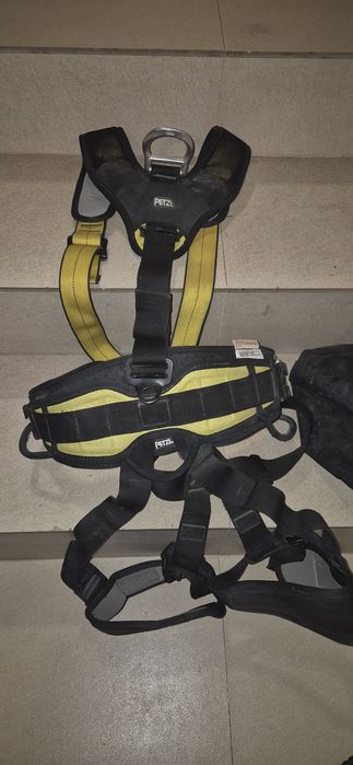 Petzl     Петзл седалка за катерене