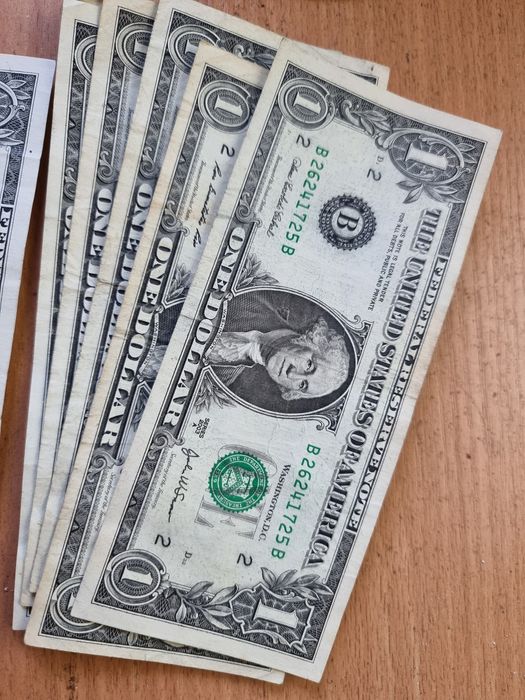 Купюры 1 доллар. Денежный талисман