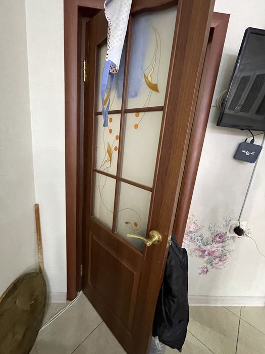 Межкомнатные двери 6 штук