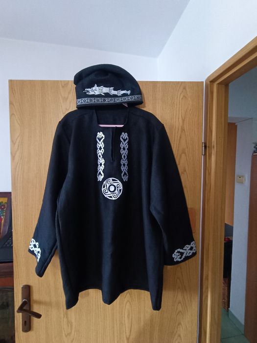 Camasa dacica si pileus