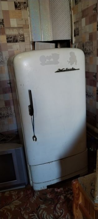 Xolodilnik va televizor sotiladi