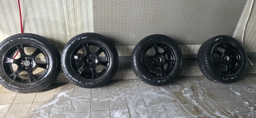 Jante aliaj 5x114,3  r16 cu cauciucuri205 65 16