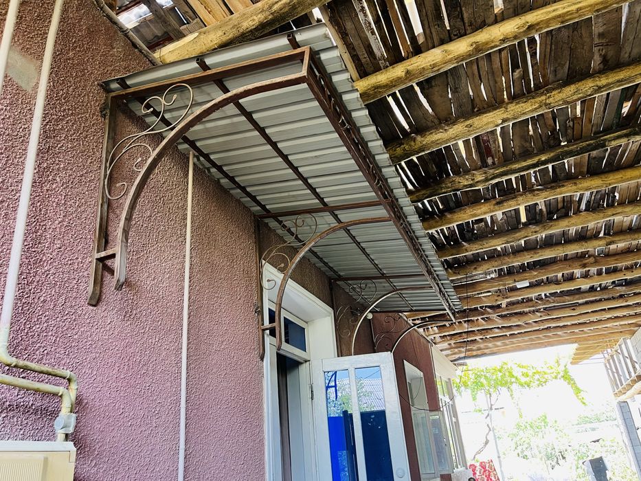 Металлический козирок размер 1.10х5.0 метр