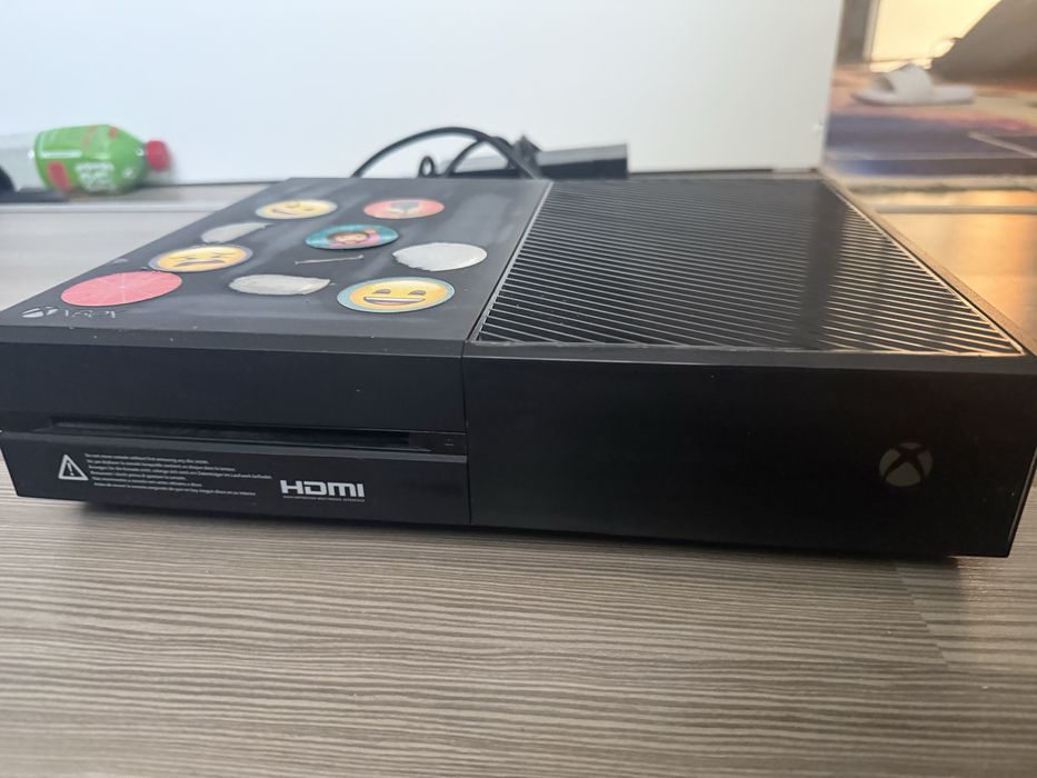 Vand Xbox One + 11 jocuri