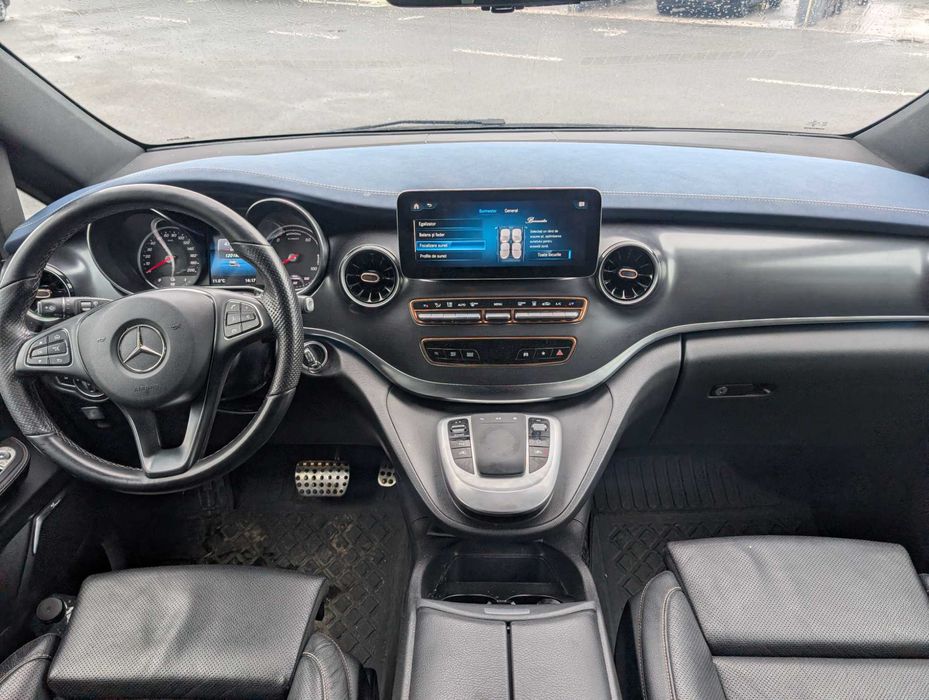 Inchiriez Masina La Ramanere Mercedes EQV 2024 100KW pentru Uber, Bolt