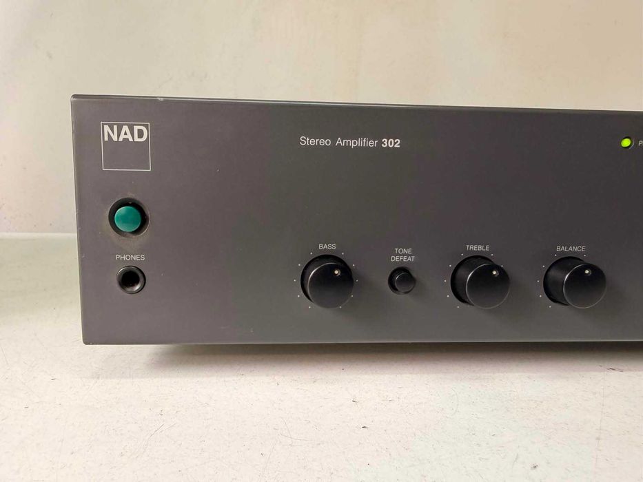 Amplificator High-End NAD 302 – Sunet Audiofil – Piesa de Colectie