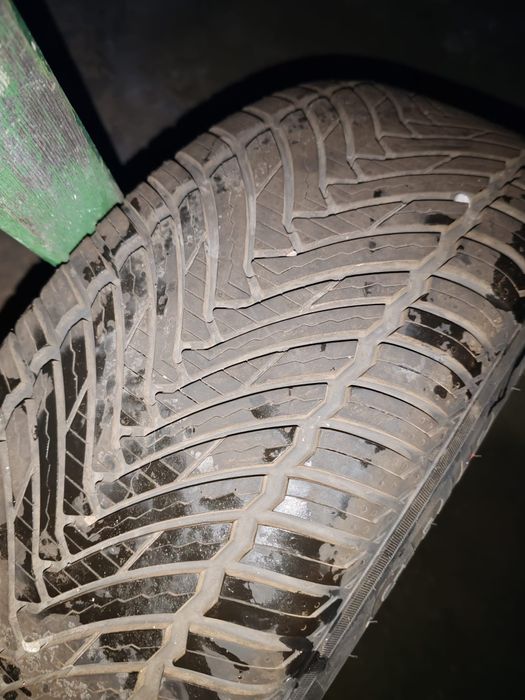 Vând set roti, jante plus anvelope VW Tiguan, 215/65/R16