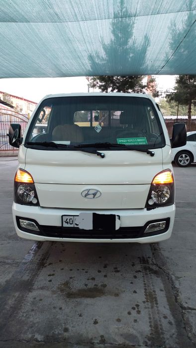 Hyundai porter 2012 сотилади.