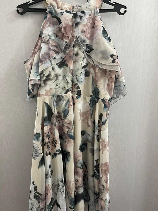 Дамска рокля в шарен десен