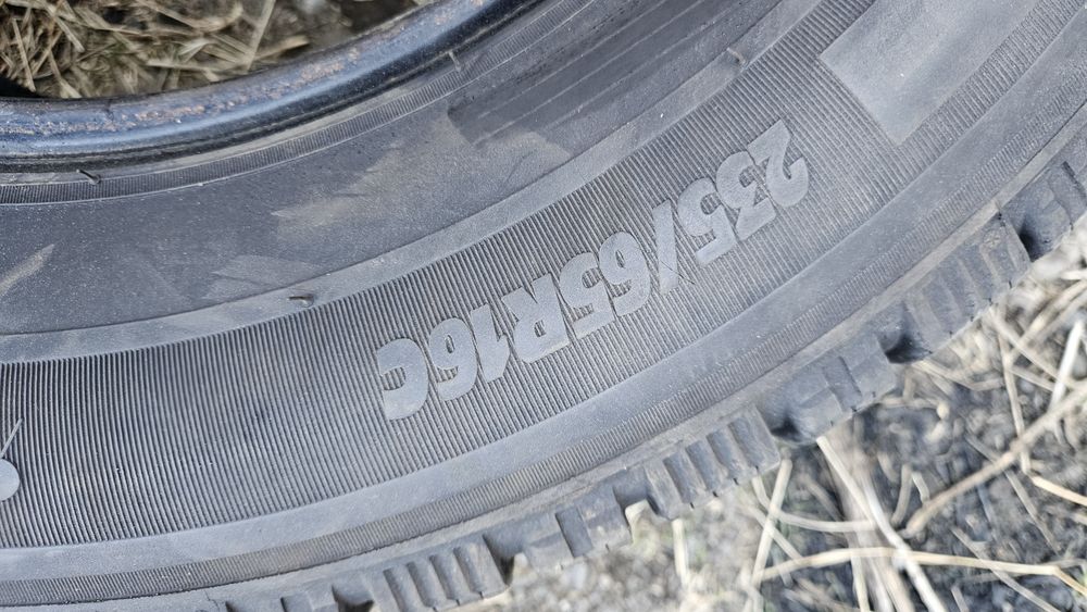 2бр гуми 235 65 16С мишелин