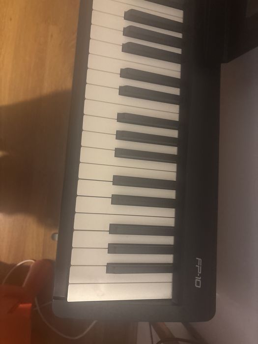 Vand pian roland fp-10 cu stativ roland KSC-FP10 negru