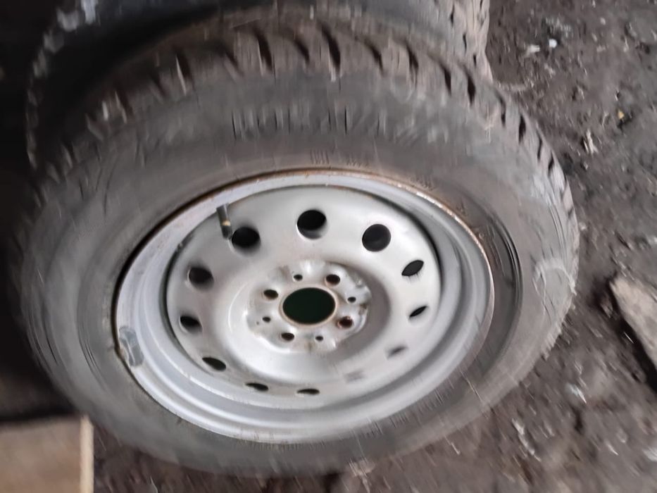 Продам Зимние шины