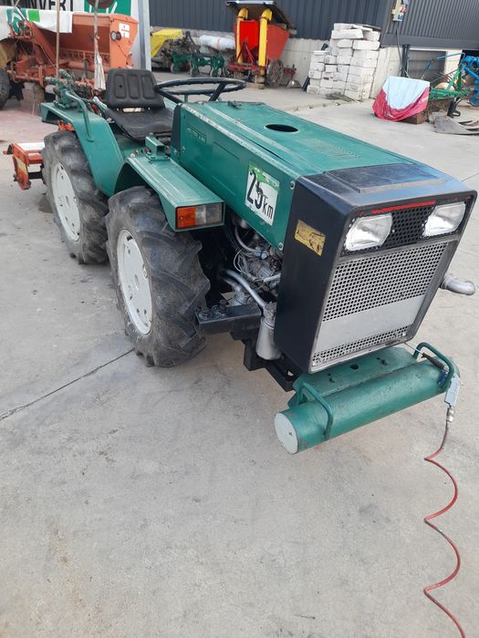 Tractor ferrari articulat 4x4