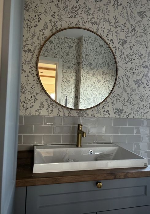 Зеркало настенное в раме