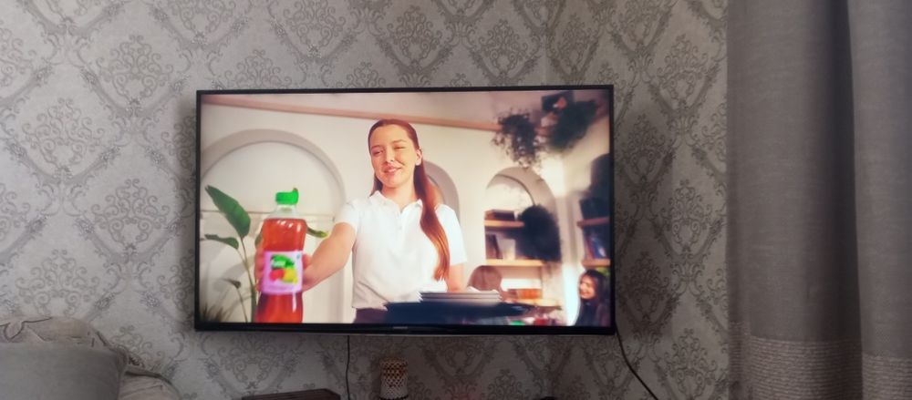 Телевизор ж/к самсунг продам