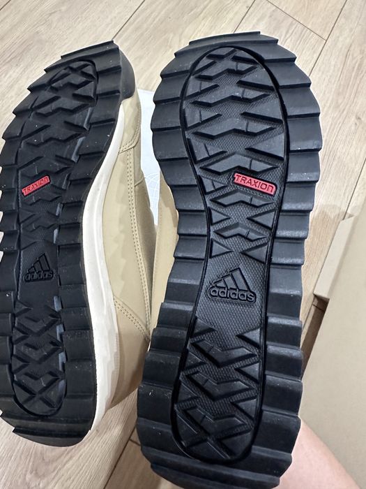 Продам зимние сапоги-дутики Adidas Terrex