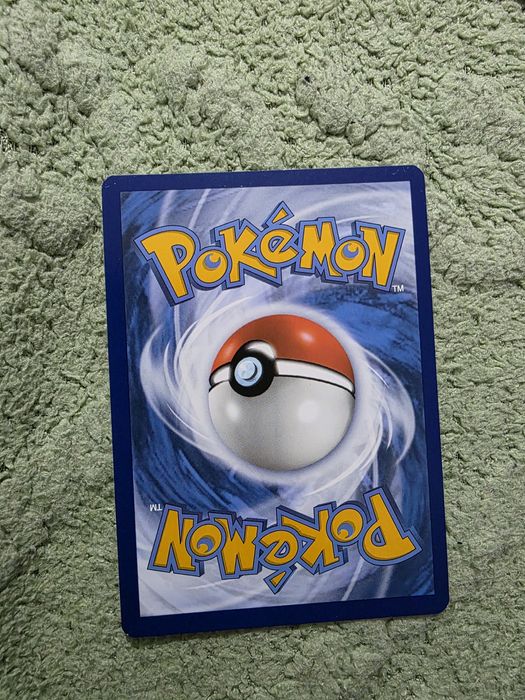 Vând carte pokemon