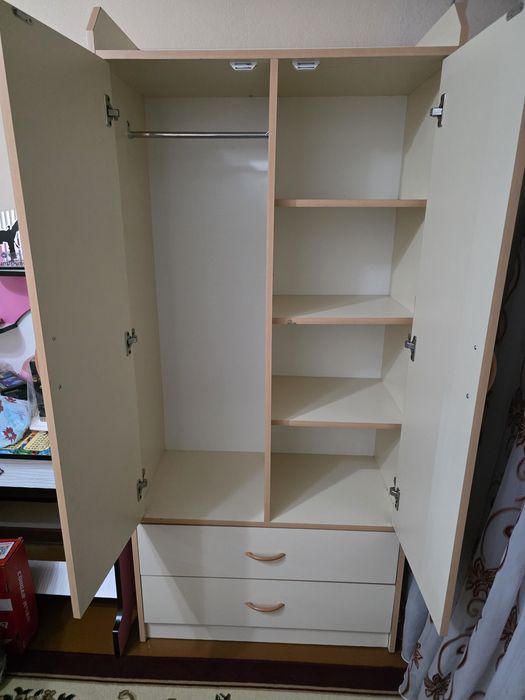 Болалар шкафи ва кравати