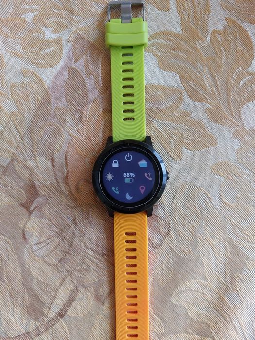 Продавам Garmin Vivoactive 3