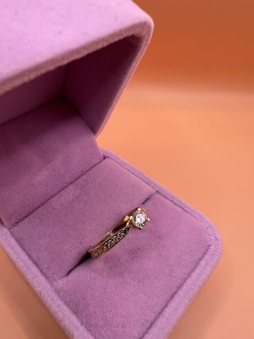 Продам золотое кольцо.