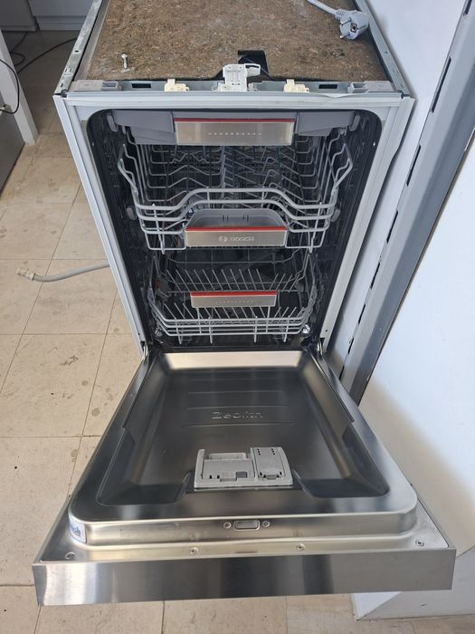 Съдомиялна за частично вграждане BOSCH