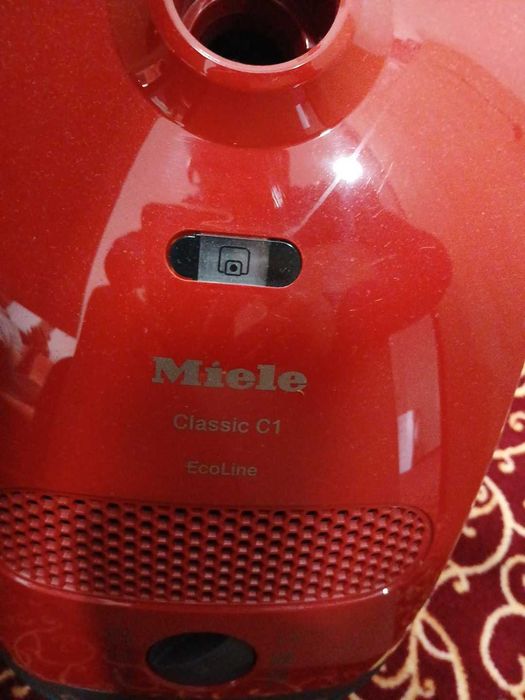 Прахосмукачка Miele Classic C1