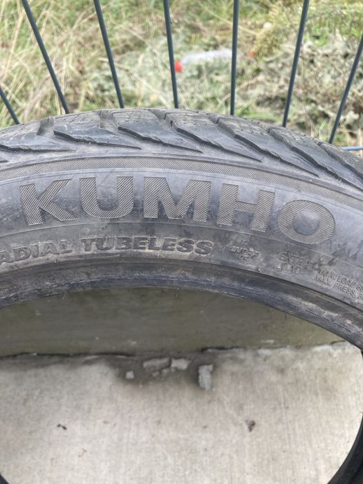 225/45/18 Kumho Зимни Гуми