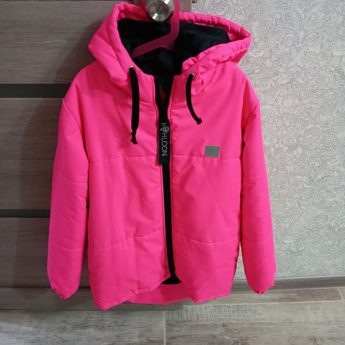 Продам куртку для девочки