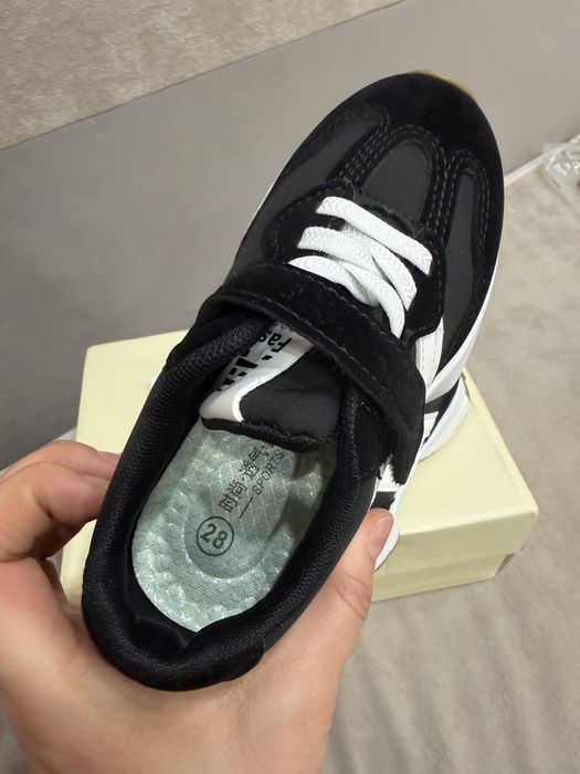 Детские кроссовки. Новые