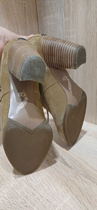 Оригинални дамски боти UGG, размер 37