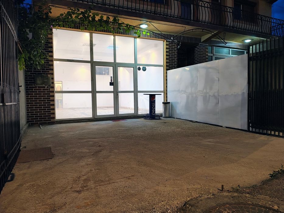 Spațiu comercial de închiriat – ideal pentru magazin / birou / salon