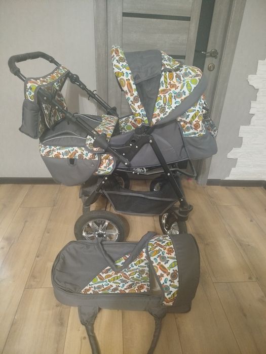 Коляска в хорошем состоянии