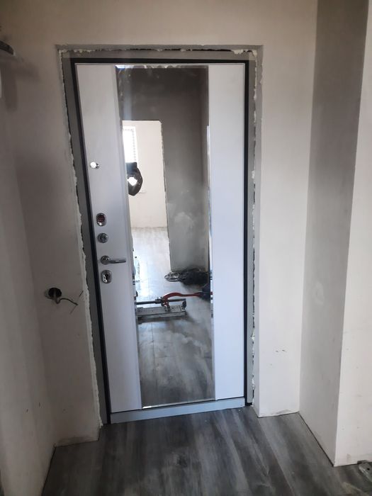 Установка металлических дверей