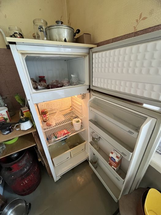 Продам холодильник