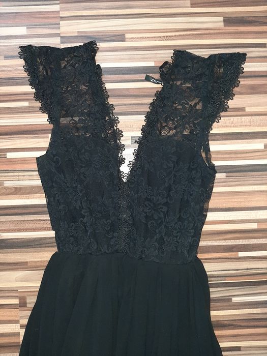 Rochie lunga neagră cu dantelă la bust marime M-L