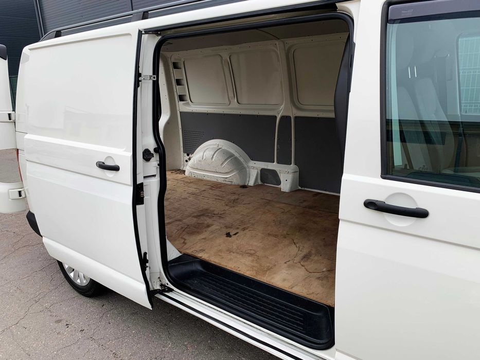 VW TRANSPORTER T5 Long_Motor 1,9 TD_Fabr 2009_ALB_INM.RO 2021_Jante AL