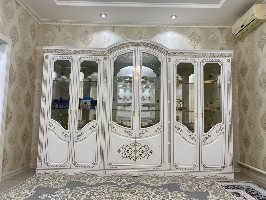 Стенный гарнитур сатылады