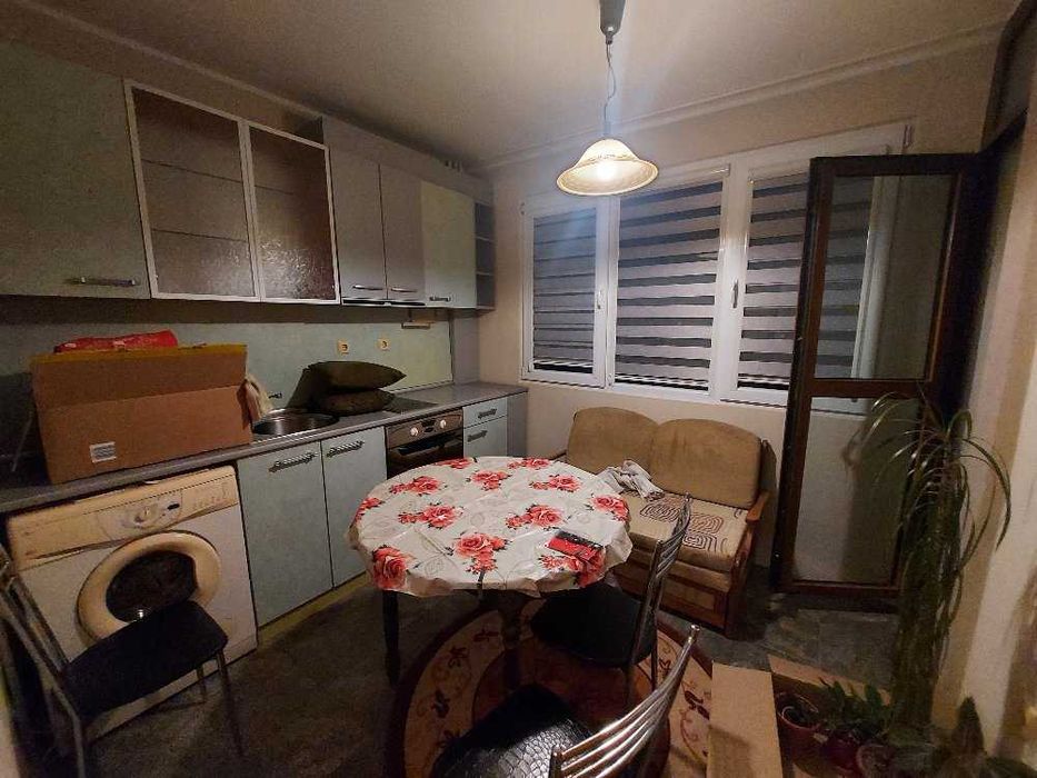 Дава се под наем Двустаен апартамент в Бургас, Славейков - 65 кв.м за 150 € - Снимка #3