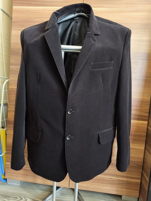 Palton cu lână, m. 54 + sacou catifea
XXL·Foarte bună