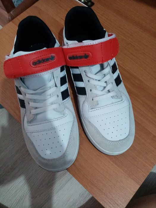 Продам новые кроссовки