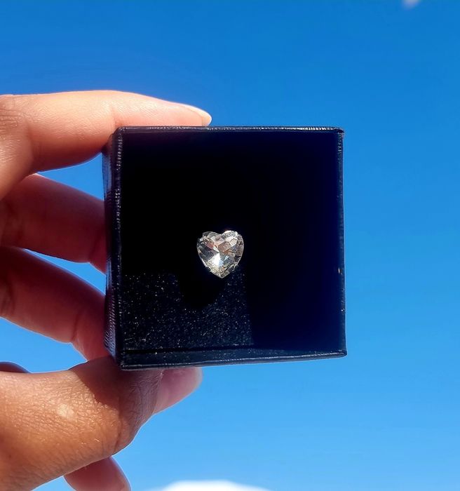 Колиета с Цирконий върху корда