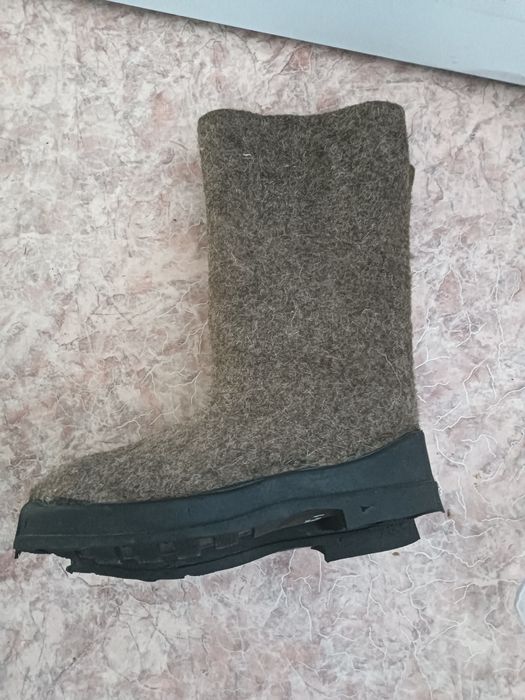 Продам новые  валенки